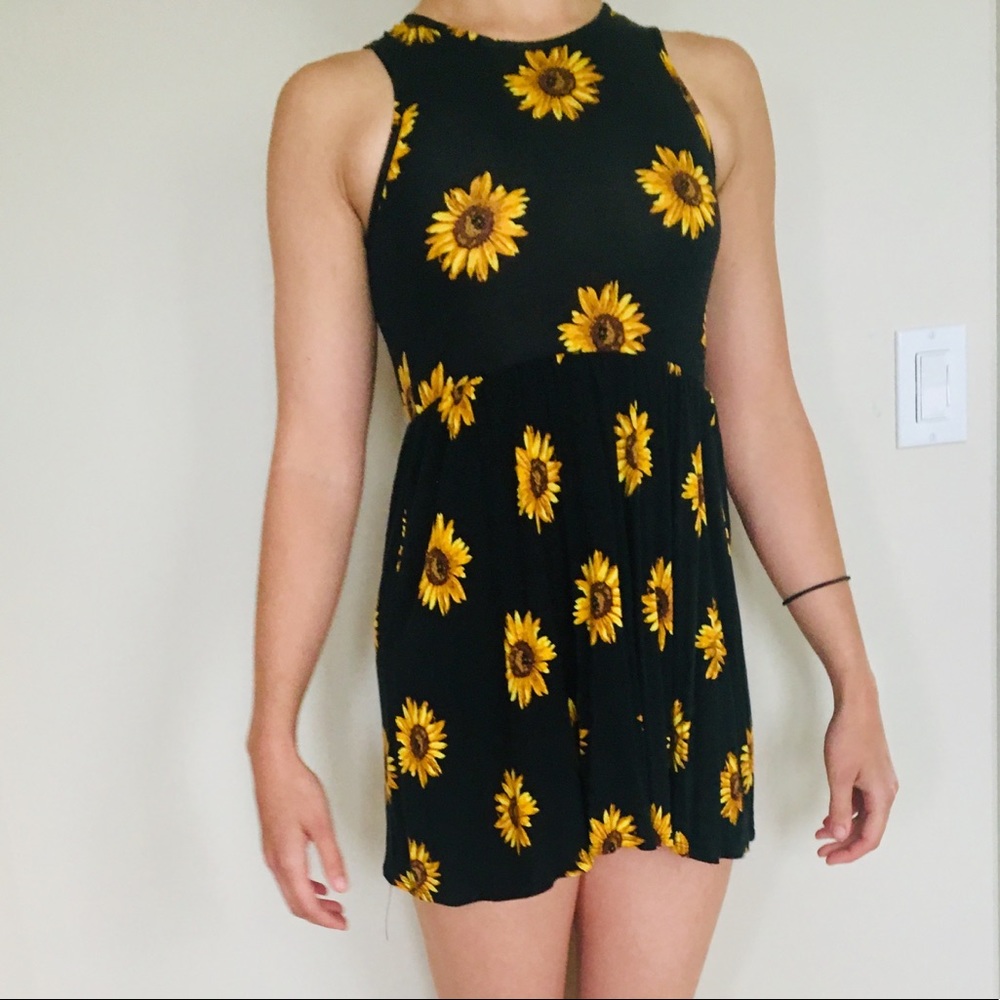 Sunflower mini dress. Size S